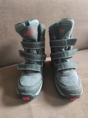 Moorhead kids boots size 34 in excellent condition, waterproof, warm
