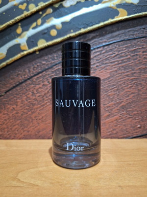 Άδειο μπουκαλάκι κολόνιας Sauvage Dior σαν καινούργιο