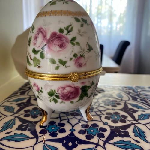 Limoges porcelain egg like new