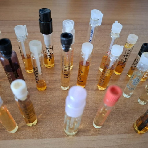Genuine perfume samples used, set of 33 pieces