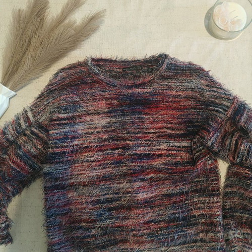 Bershka knitted sweater like new, colorful with shaggy texture