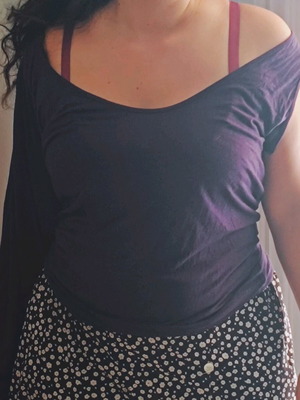 Purple Rouhomania top like new with one sleeve