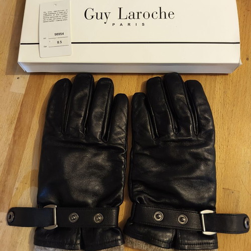 Guy Laroche leather gloves like new, black