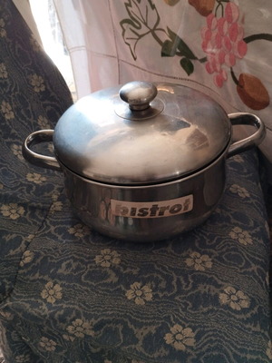 Cooking pot used in good condition