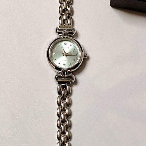 Women's Quartz Watch by Dobroa new, metal case and bracelet