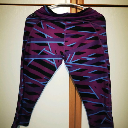 Puma dry cell 3/4 leggings used, size small, purple