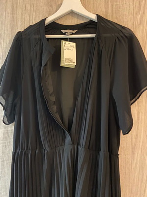 H&M Midi dress black Large new with buttons on chest