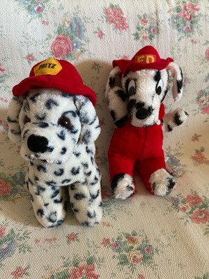 Vintage collectible stuffed dogs used, set of 2 pieces