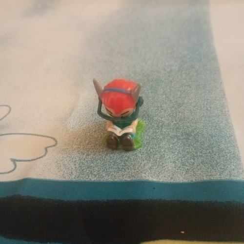 Kinder Funny Students 2 figure used, rare