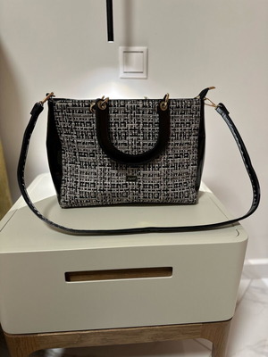 Fragola handbag like new, black and gray