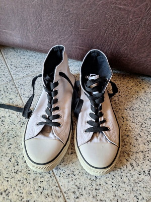 White GoldStar sneakers size 40 used in good condition