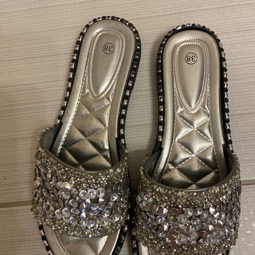 Flat sandals like new, silver and black, size 38