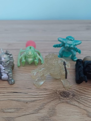 Underground Figures like new pack No 4 with 5 figures