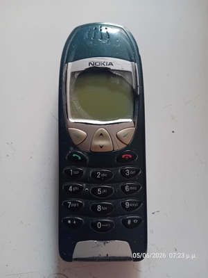 Nokia 6210 mobile phone used for spare parts