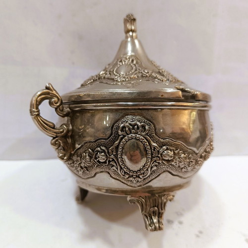 Vintage Silver Plated Victorian Style Sweet Jar like new with embossed decoration