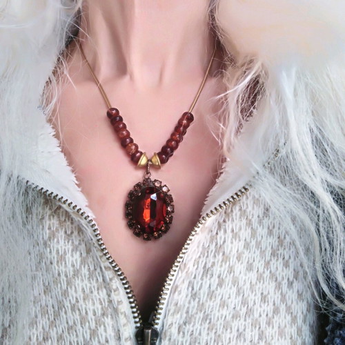 Vintage statement necklace with red stone and beads new
