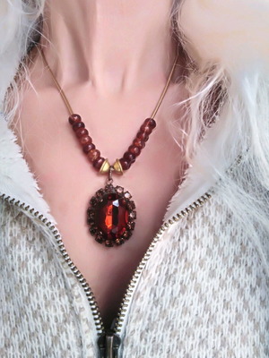 Vintage statement necklace with red stone and beads new