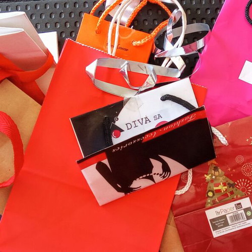 Collection of women's gift bags used, pack of 20 mini and medium size