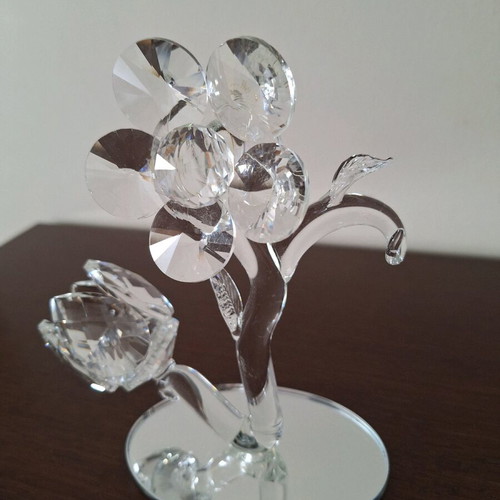 Table decorative item new with mirror base