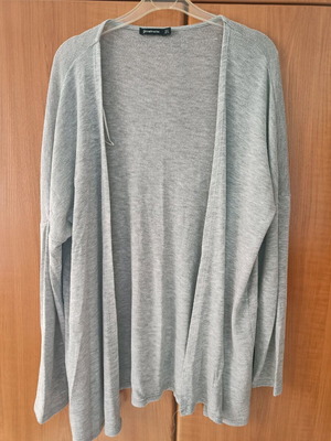 Stradivarius women's cardigan like new, thin light gray