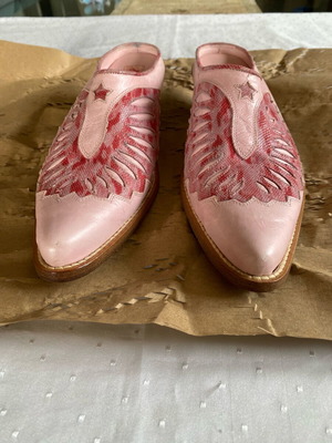 Roberto Cavalli Angels leather mules in pink, like new