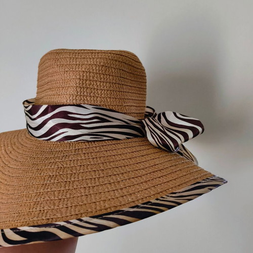 Straw hat like new with ribbon, beige and brown