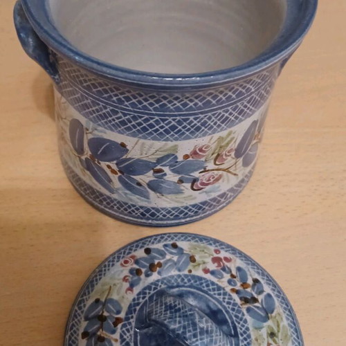 Ceramic vase with lid and handles vintage