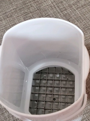 Various kitchen items