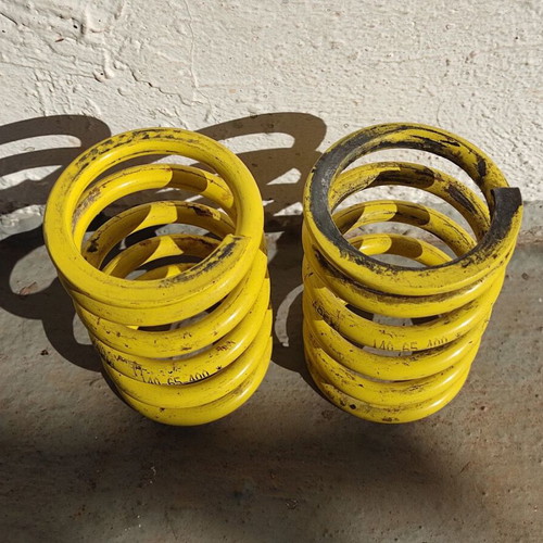 Apex lowering springs used (140-65-400lb)