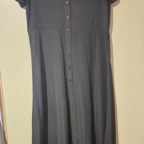 Long dress like new, black, with short sleeves and buttons