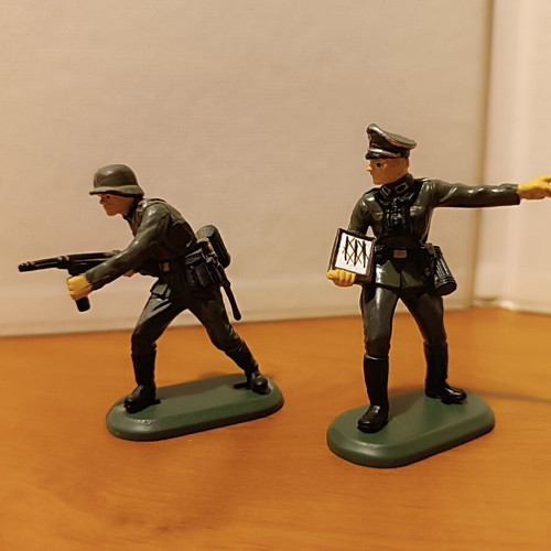 Britains German soldier figures set of 10, like new