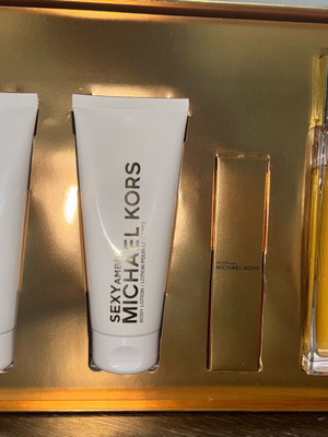 Σετ δώρου Sexy Amber Michael Kors Eau de Parfum σαν καινούργιο