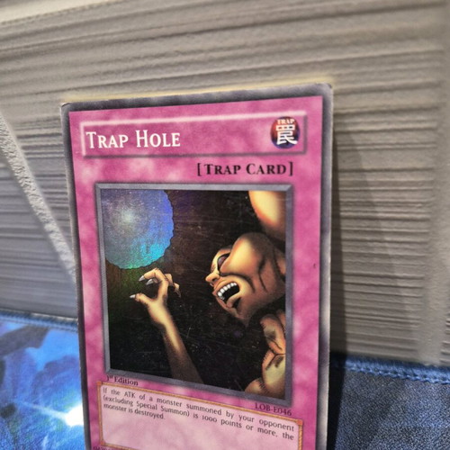 Yu-Gi-Oh! Trap Hole LOB-E046 1st Edition Super Rare card like new