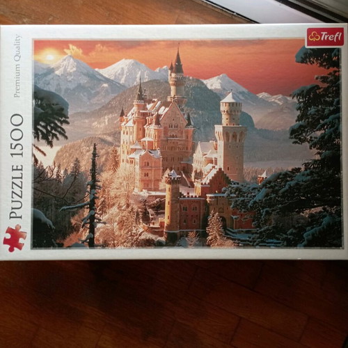 Trefl puzzle 1500 pieces Castle like new