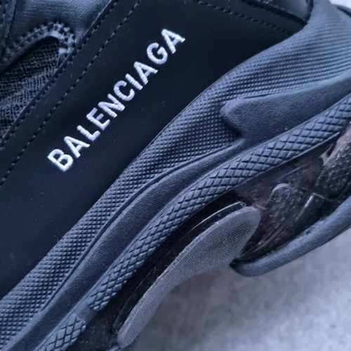 Balenciaga Triple S sneakers size 45 like new, black