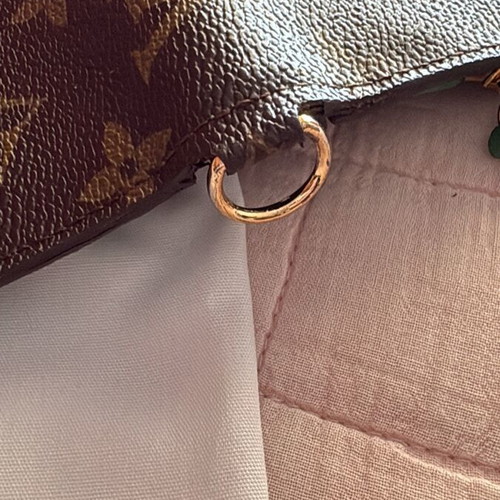 LV wallet like new, green