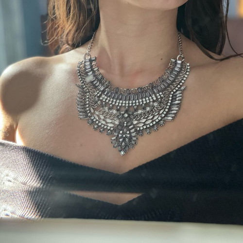 Metal necklace new gray with adjustable clasp