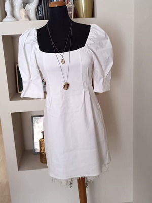 Zara medium white dress like new with lace and distinctive sleeves