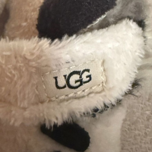 UGG baby boots size 18 like new with panda design
