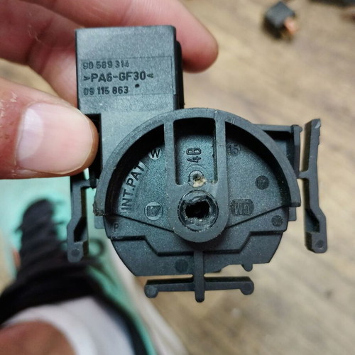 Opel Astra Tigra 90589314 turn signal switch