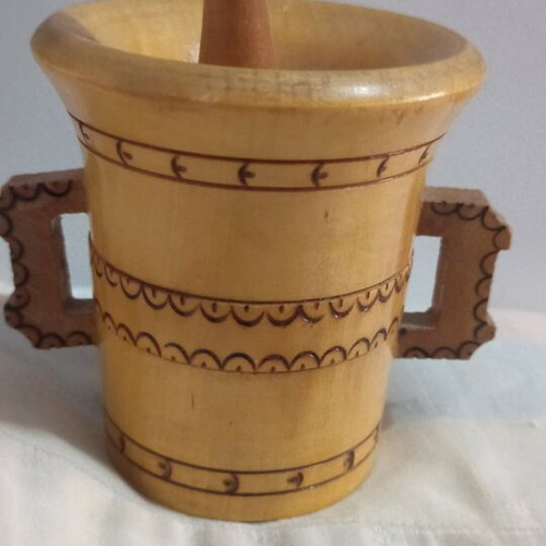 Wooden mortar with pestle height 9 cm like new, vintage item
