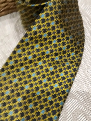 Frederick Theak silk tie like new, geometric pattern