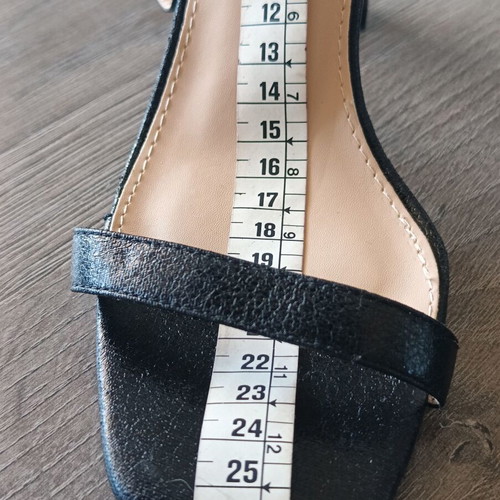 La Bottine Souriante black sandals new, synthetic leather, size 39