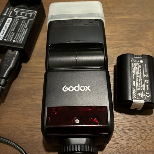Godox V350 F Fujifilm Flash like new with case charger and battery