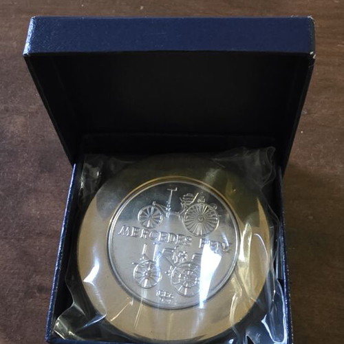 Mercedes Benz press papier new silver and gold commemorative medal