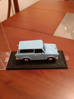 Welly Trabant 1:24 model car like new