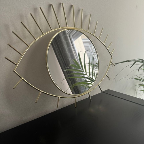 Gold Eye Mirror used