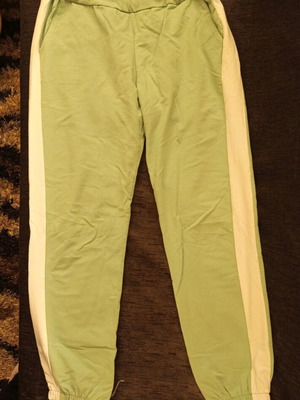 Σετ γυναικείας φόρμας S/M size σαν καινούργιο, ανοιξιάτικη μέντα με λευκό και μπεζ