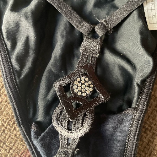 Wonderbra thong black satin new, size M/L