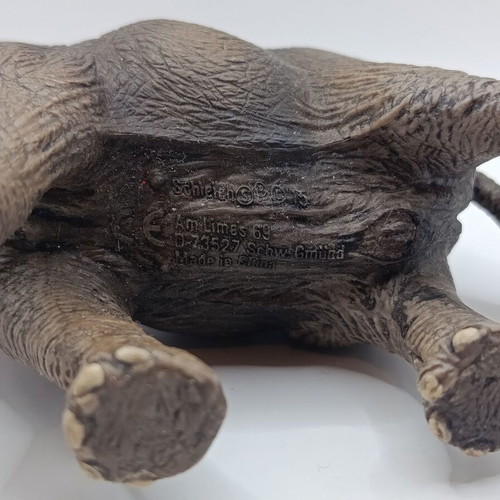 Schleich Wild Life African Elephant Figures like new